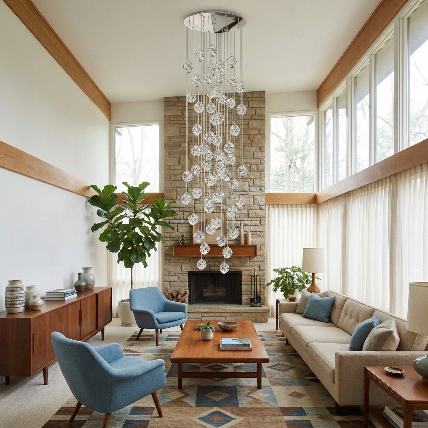 Grand lustre Dimoree en cascade avec sphères en cristal et base chromée dans un salon contemporain spacieux
