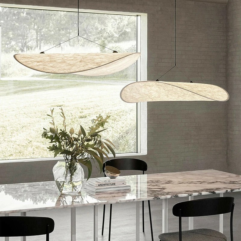 Suspension design et aérienne au style Wabi-Sabi