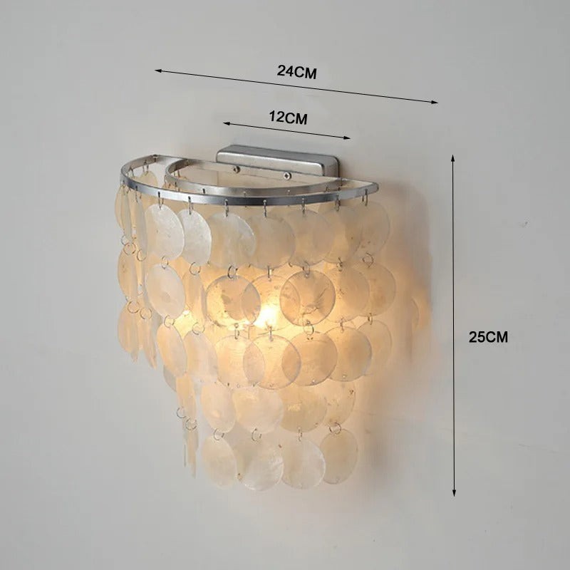 Applique murale Dimoree design avec disques en nacre blanche et structure métallique pour salon