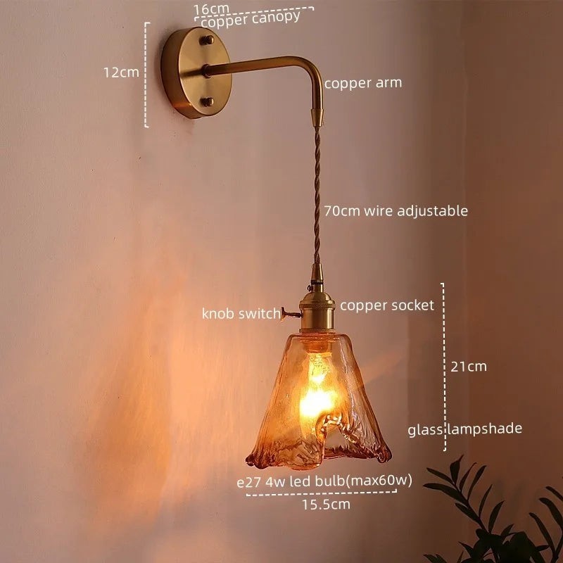 Applique murale Dimoree en cuivre avec abat-jour en verre ambre et interrupteur rotatif, style moderne et chaleureux
