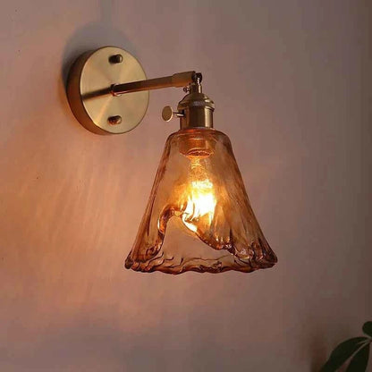 Applique murale Dimoree moderne en verre ambre texturé et support en cuivre pour un éclairage chaleureux