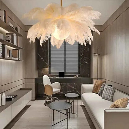 Lustre moderne en plumes blanches Dimoree diffusant une lumière chaude dans un salon contemporain élégant