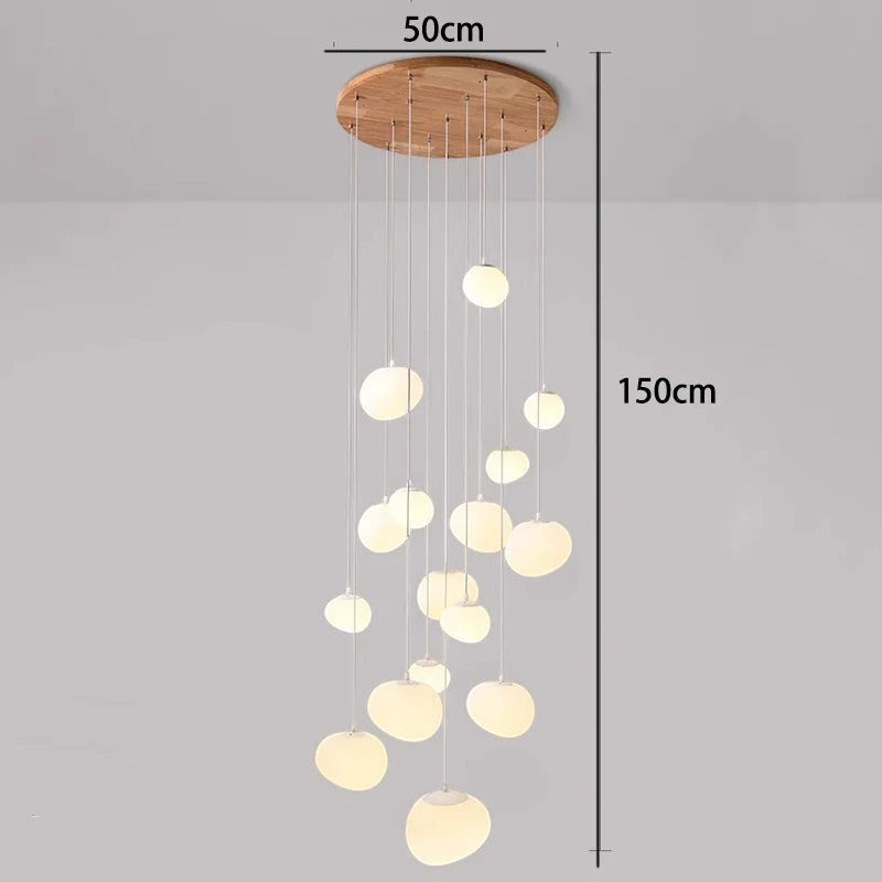Lustre suspendu moderne Dimoree avec base ronde en bois et multiples globes lumineux en verre pour salon ou escalier.