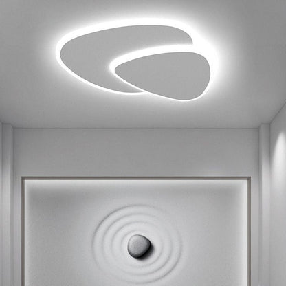 Plafonnier Dimoree blanc au design triangulaire moderne avec éclairage LED dimmable diffusant une lumière douce
