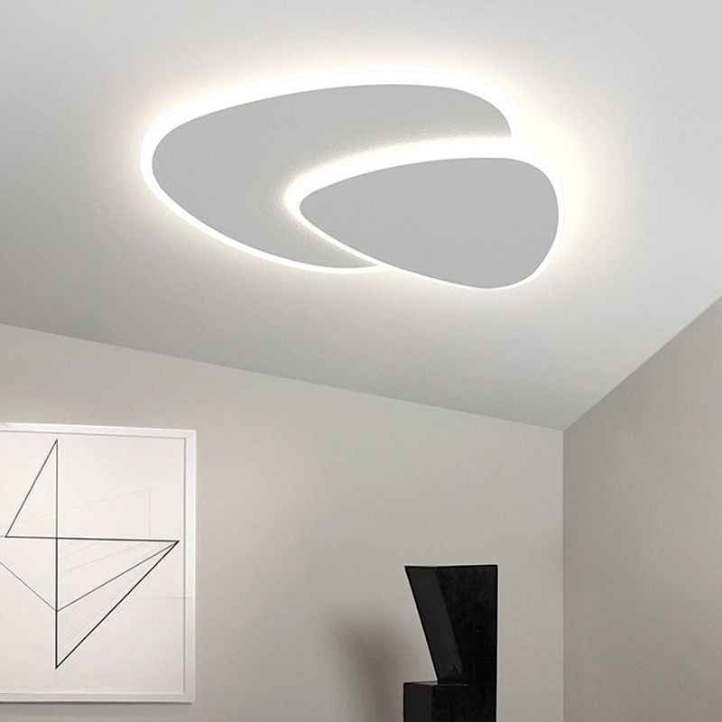Plafonnier Dimoree triangulaire moderne blanc en métal avec éclairage LED dimmable diffusant une lumière douce