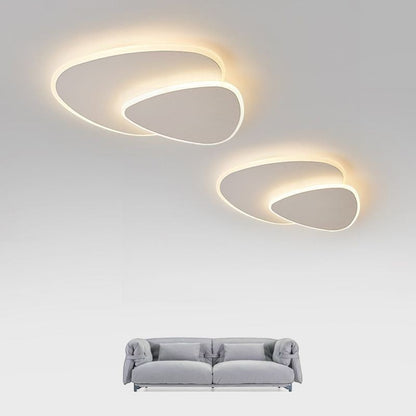 Plafonnier Dimoree moderne blanc en forme de triangle avec éclairage LED dimmable au-dessus d'un canapé gris