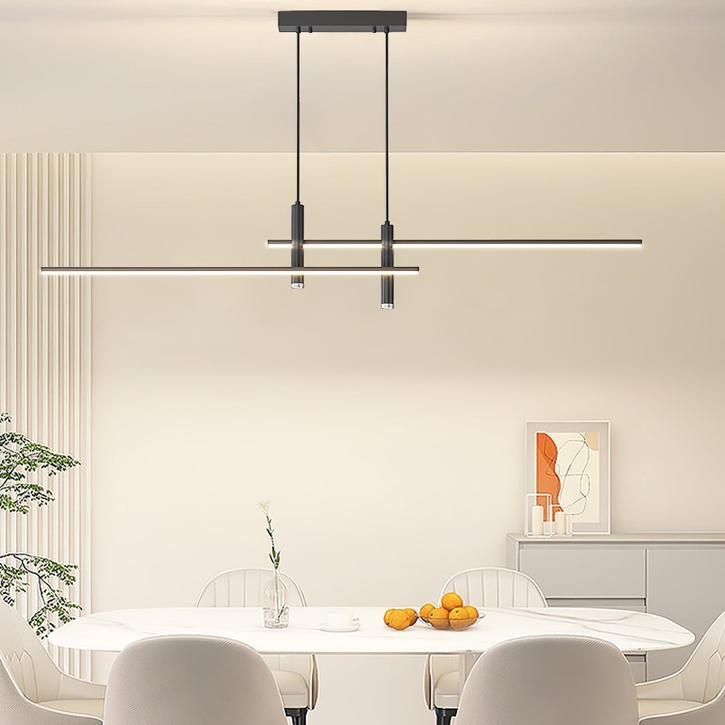Suspension design minimaliste noire Dimoree au-dessus d'une table à manger dans un salon contemporain