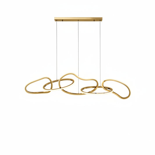 Suspension lumineuse Dimoree moderne dorée avec anneaux entrelacés au-dessus d'une table de salle à manger