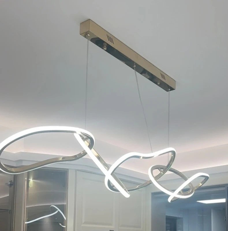 Suspension lumineuse Dimoree moderne en alliage doré avec design ondulé LED pour salle à manger