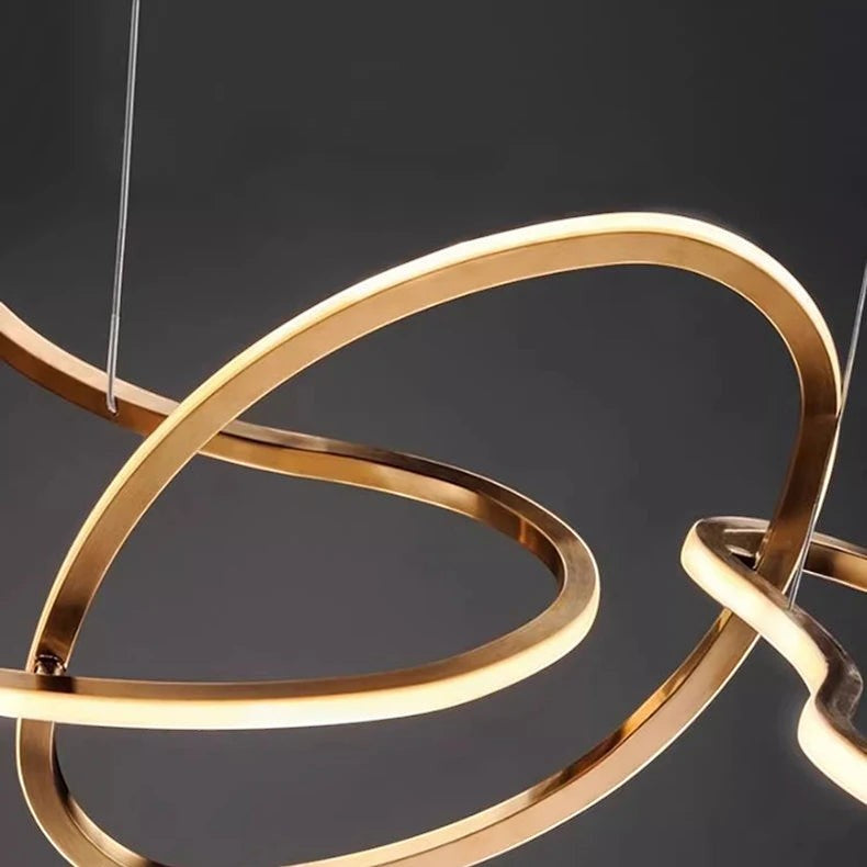 Suspension lumineuse moderne Dimoree en alliage doré aux formes courbes et élégantes pour un éclairage design