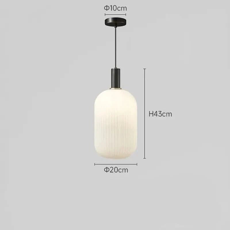 Suspension Dimoree moderne en verre dépoli nervuré avec structure en métal noir mat pour éclairage intérieur élégant.