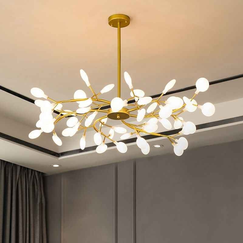 Suspension nordique Dimoree dorée en métal avec branches et ampoules sphériques en verre pour salon