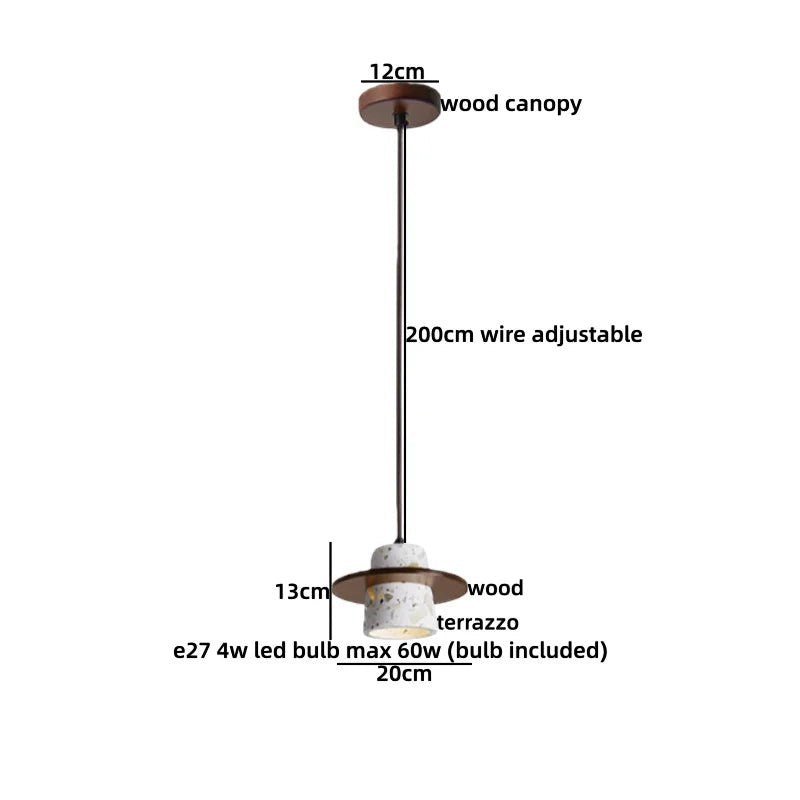 Suspension lumineuse Dimoree de style wabi-sabi avec abat-jour en terrazzo et détails en bois naturel