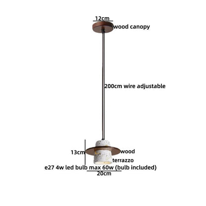 Suspension lumineuse Dimoree de style wabi-sabi avec abat-jour en terrazzo et détails en bois naturel