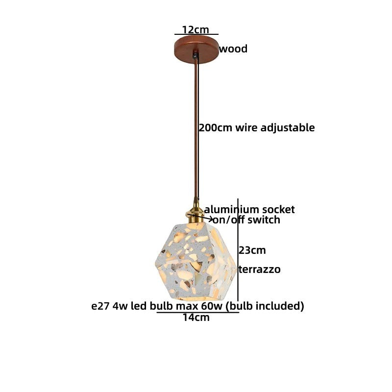 Suspension lumineuse Dimoree de style Wabi Sabi avec abat-jour en terrazzo et support en bois naturel.