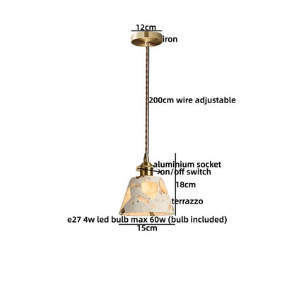 Suspension lumineuse Dimoree de style wabi-sabi avec abat-jour en terrazzo et détails en métal doré