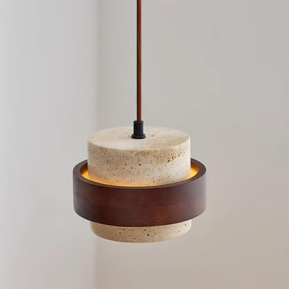 Suspension Dimoree en travertin beige et bois de noyer foncé au design cylindrique contemporain