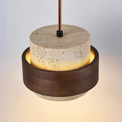 Suspension Dimoree en travertin beige et bois de noyer sombre au design cylindrique contemporain