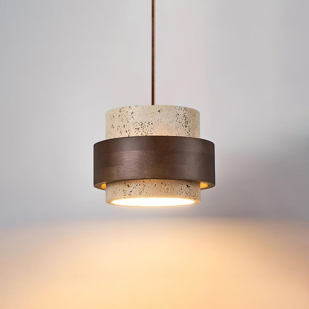 Suspension Dimoree cylindrique en travertin beige et bois de noyer sombre pour un éclairage contemporain