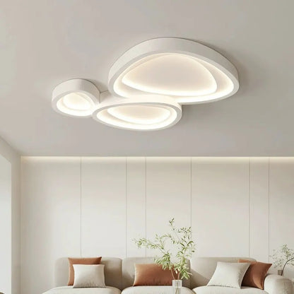 Plafonnier design minimaliste blanc pour salon