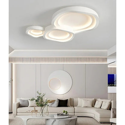 Plafonnier design minimaliste blanc pour salon