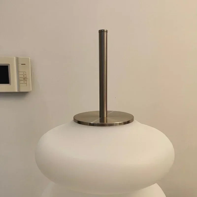 Lampadaire design en acrylique