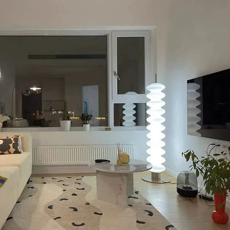 Lampadaire design en acrylique